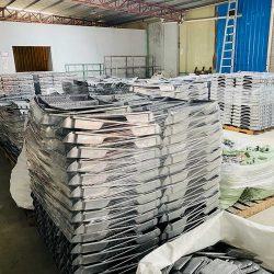 fröccsöntött fényvető